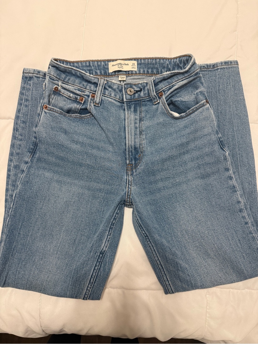 Abercrombie & Fitch the mom high rise Women's Light Blue Straight Jeans